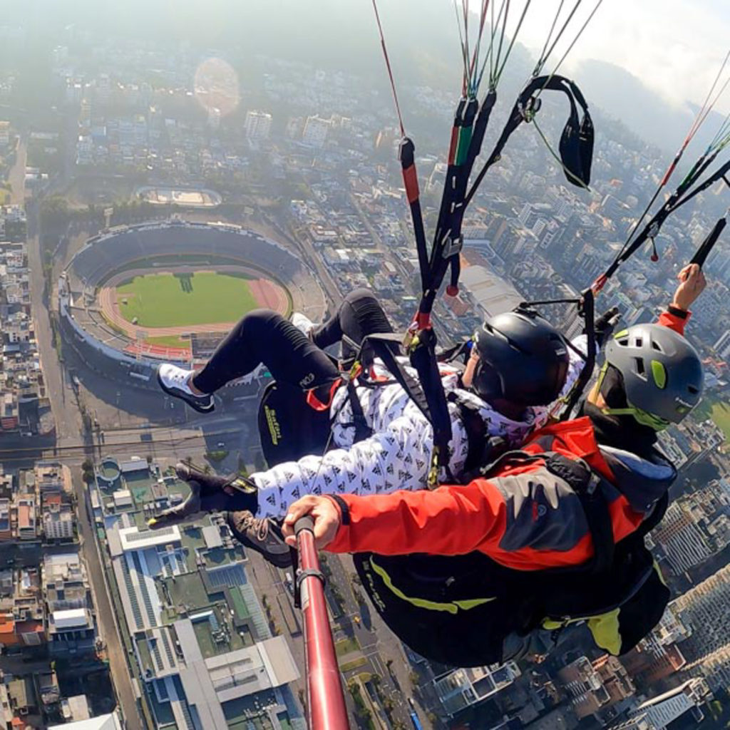 Aventuras en Quito con Wayra Inti Parapente